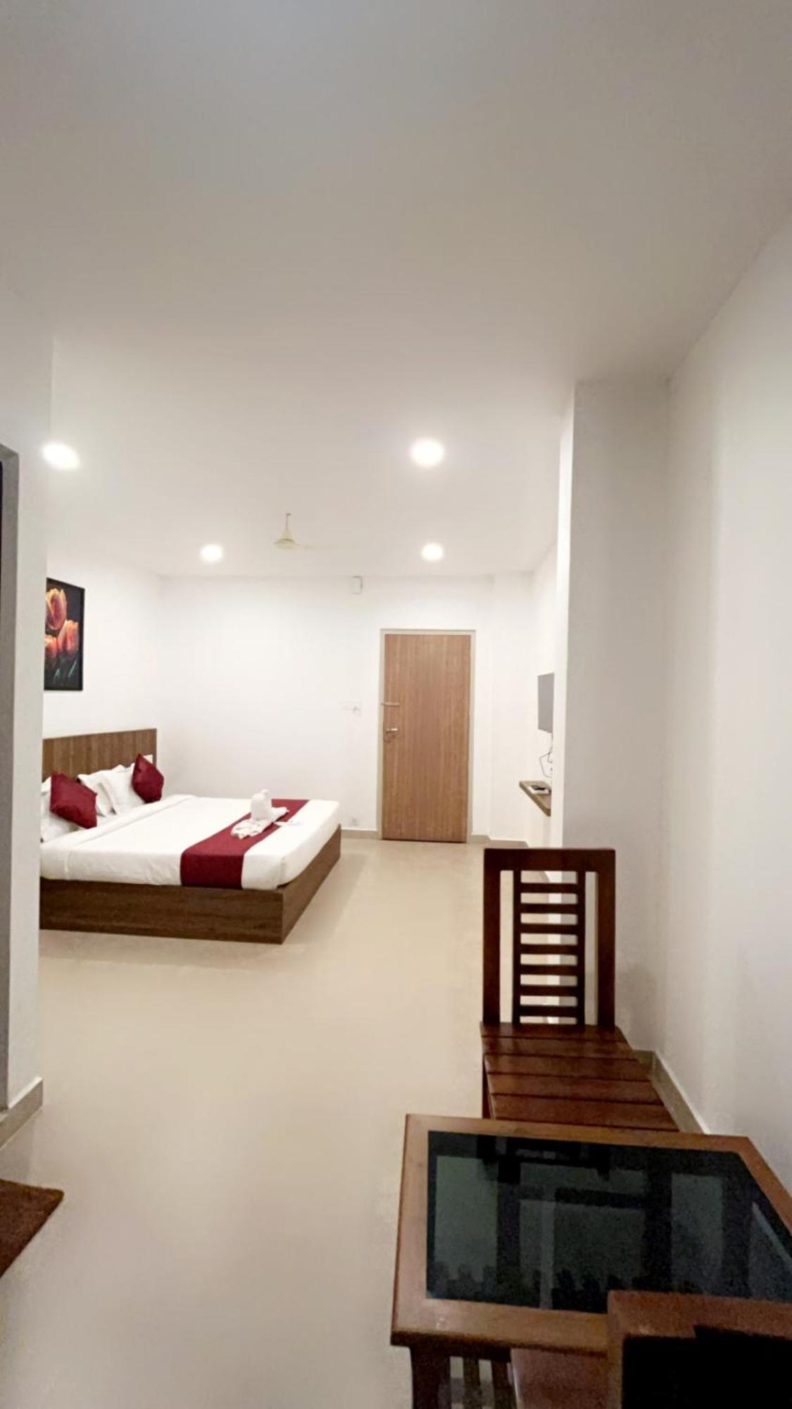 Hotel Dream Suite, Kattappana Exterior photo